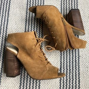 Jessica Simpson Tan Peep Toe Lace Up Pump 7.5